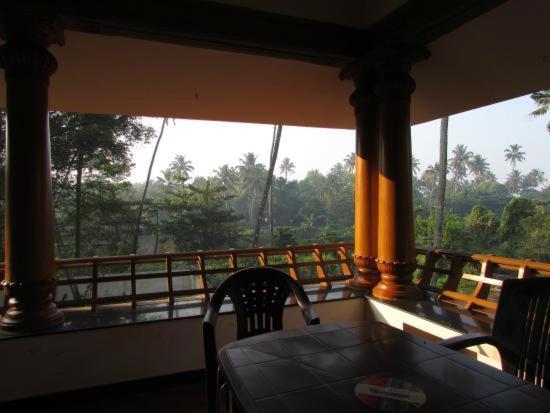 Fool'S Paradise Bed & Breakfast Alappuzha Exterior photo